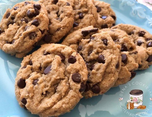 denascookiejar's tweet photo. VEGAN Chocolate Chip &amp; VEGAN Almond Joy 🍪 https://t.co/ID7kOLiPO7