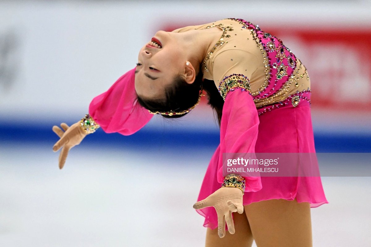 goldenskate's tweet photo. Happy Birthday 🎂 to 🇹🇼 Taipei's #TzuHanTing — The National 🥇! The 16-year-old earned new PBs (FS/TS) in her #CSFigure debut at Nebelhorn Trophy and then took 🥈 at the 2022 Nordics 👏🏻 She enjoys crafts ✂️, cooking, and baking 👩‍🍳 📷 2021-22 FS #Aladdin #FigureSkating https://t.co/TNsuBluUxi