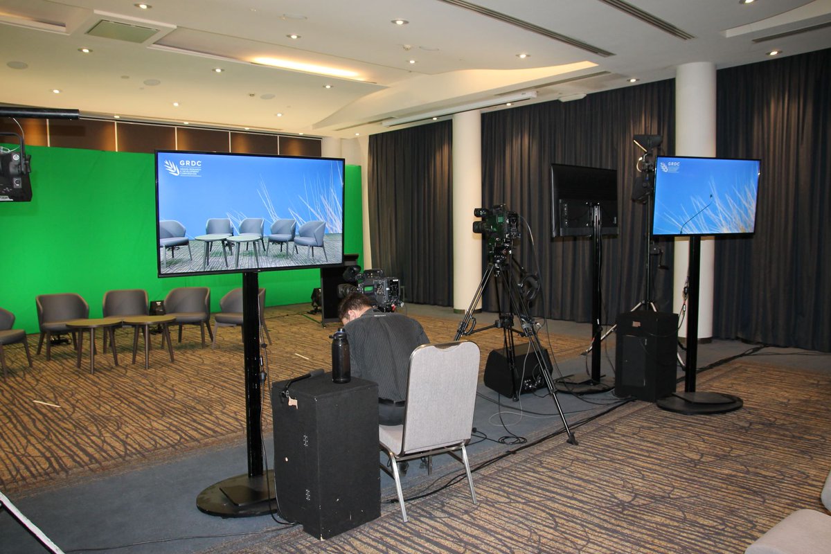 GrainIndustryWA's tweet photo. GRDC Grains Research Update Perth underway! Studio set-up complete with green screen. See you online! @theGRDC @GRDCWest #GRDCUpdates Not too late to register: https://t.co/X0Akssqae6 https://t.co/ngGyFK0Spc