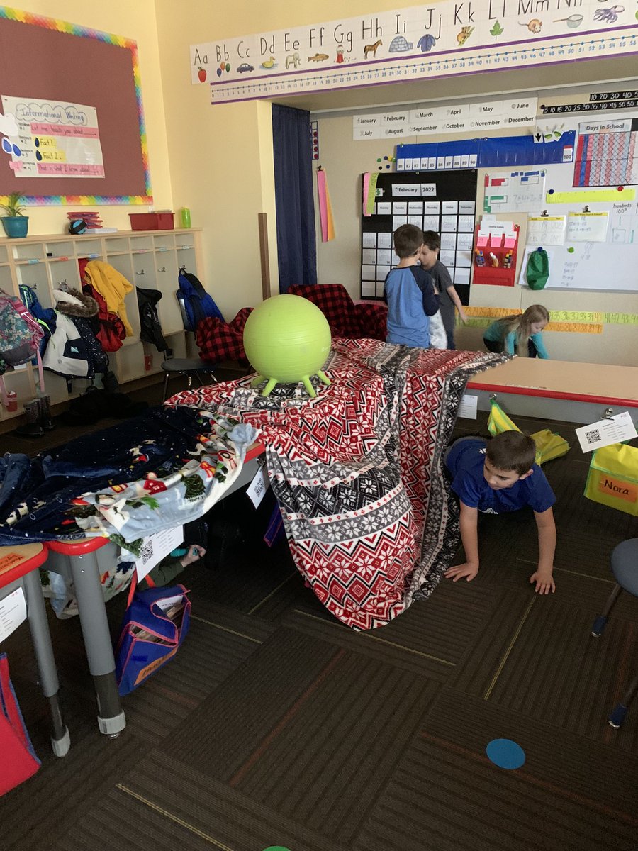 ShannanCoon's tweet photo. We had so much fun building blanket forts on Friday! This was the kiddos choice for their class reward! @LanderSchools @Fremont1_GPeak https://t.co/W7YnrRGefa