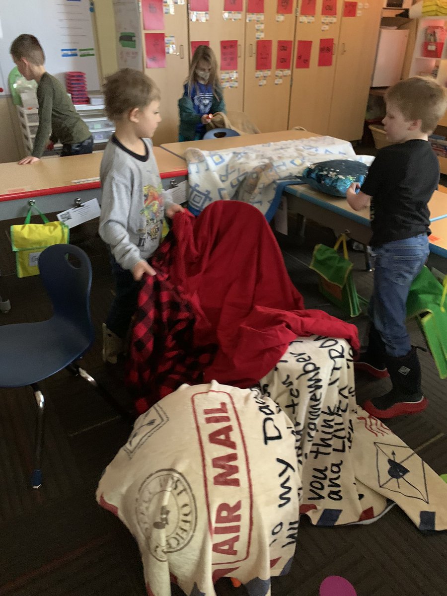 ShannanCoon's tweet photo. We had so much fun building blanket forts on Friday! This was the kiddos choice for their class reward! @LanderSchools @Fremont1_GPeak https://t.co/W7YnrRGefa