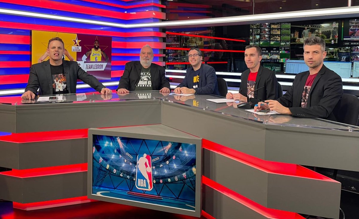 sorokman's tweet photo. עובד נחמד, הפורמט הזה.
@idogur @JovaOferGross @ytalpaz @gilbarak @NettaCohen1
#NBAAllStar #TeamJova https://t.co/wu5HuckKp0
