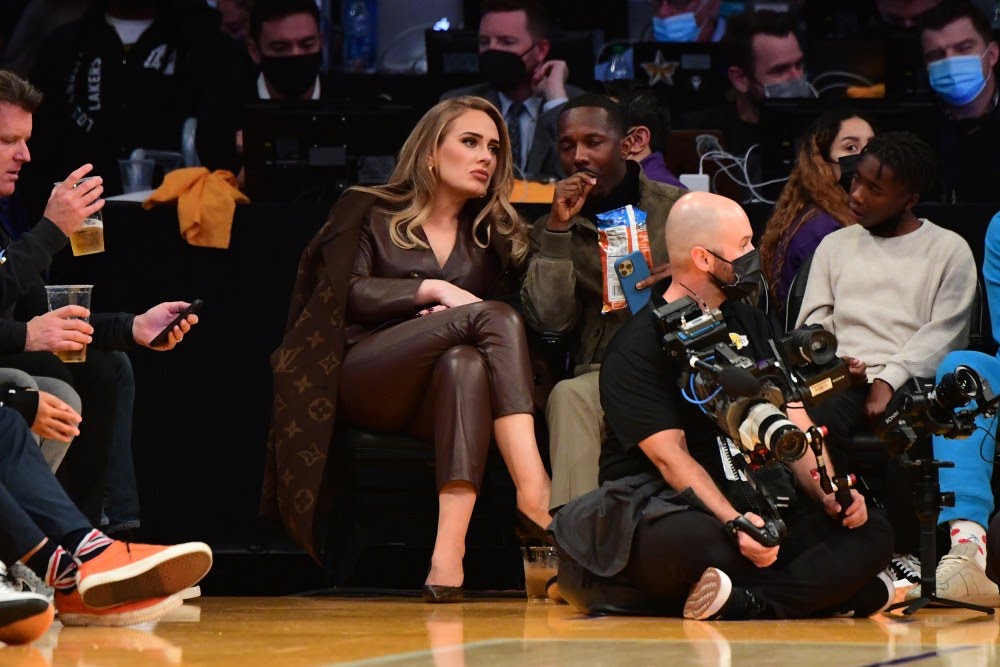imyadele's tweet image. Adele and her courtside looks😫