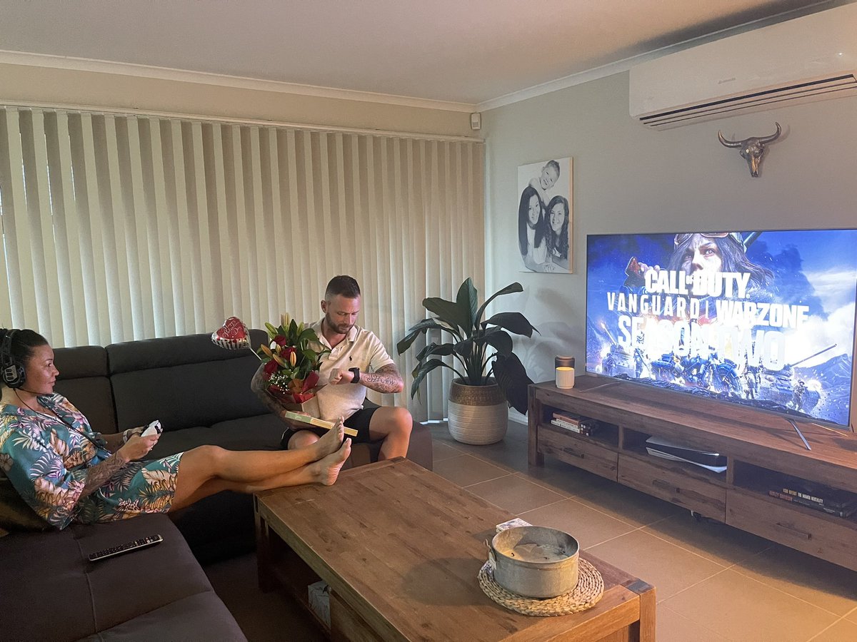 Date night? Yeah, I’ll just be a minute I promise 😂 So keen to get stuck into @callofduty #Vanguard and #Warzone S2. Make sure to drop in this weekend to get a sick free new bundle!!
#CODcallouts #Season2 #Ad <a href="/CallofDuty/">Call of Duty</a>_ANZ