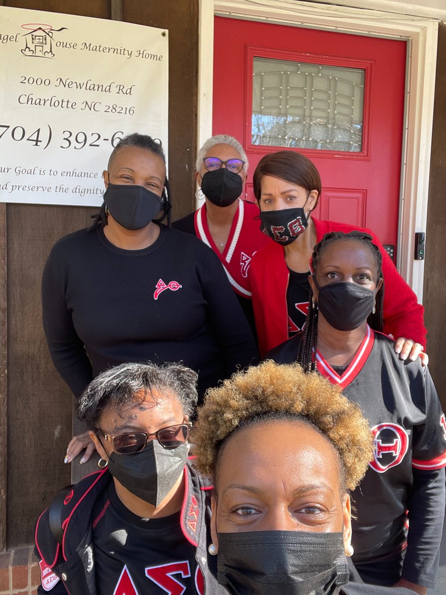 dstcltalumnae's tweet photo. Kudos CAC members for assembling and delivering gift bags to local organizations providing services that empower women and children in the community; and to help keep their clients safe! 
#CACCares #CACGivesBack #SensationalSAR #DST1913 #PowerInOurWork https://t.co/Sl9WnqX2Dz