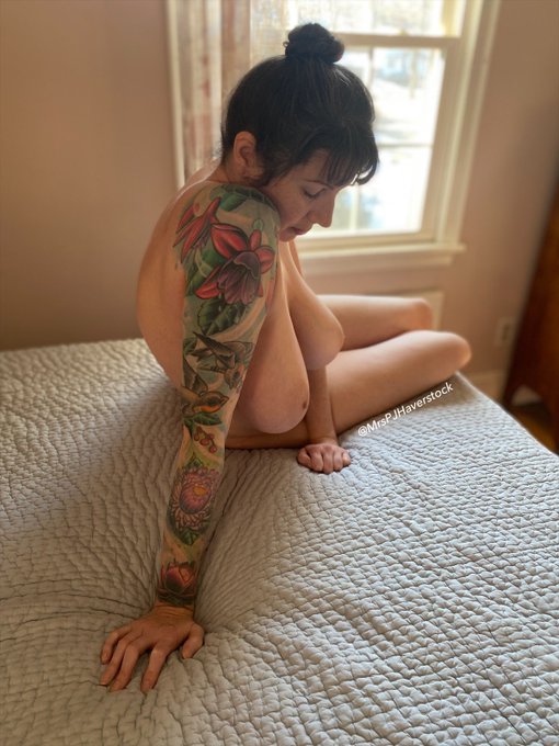 Artistic&hellip; https://t.co/akRIbpzStk<a href="/tag/asswednesday"class="tags"><span>#asswednesday</span></a>