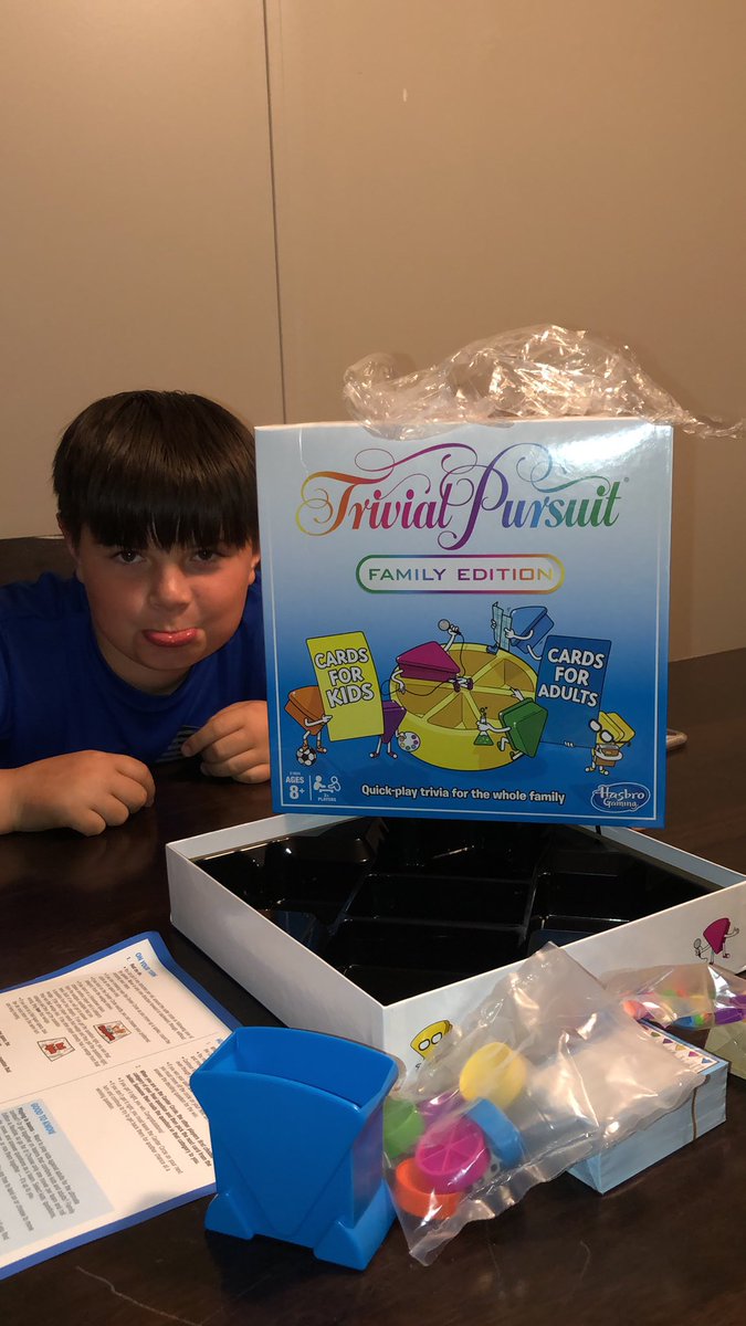 JannonKate's tweet photo. Hey @Hasbro 
Thanks for ruining family game night. Just unpackaged this and there’s no gameboard 🥺🥺 https://t.co/04ZwOKXDDh
