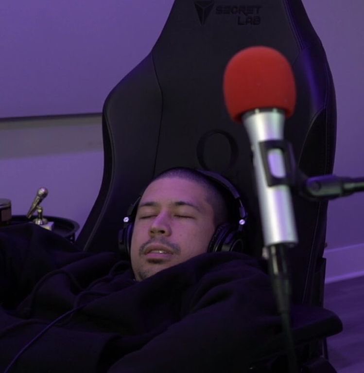 how it be during virtual lectures with your mic and camera off