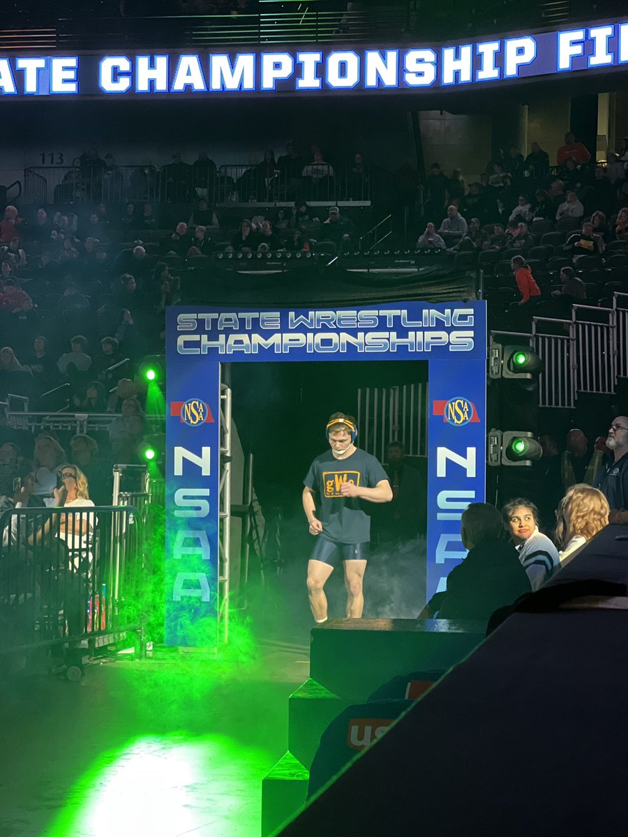 jacob_awiszus's tweet photo. Not a better way to end my highschool career! Thank you so much Gering Wrestling for all you’ve done for me! Now time to continue the work but in some new threads 💙💛 https://t.co/UQLfDR8OTr