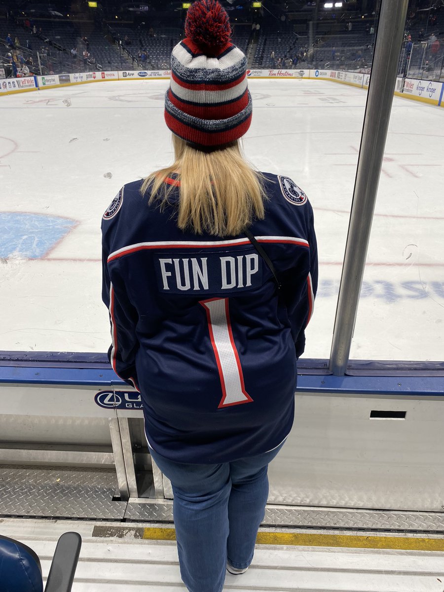 cjstapleton75's tweet photo. New sweater, who dis? #5thLineFunDip @BlueJacketsNHL #CBJ https://t.co/MJdjSWgWnC