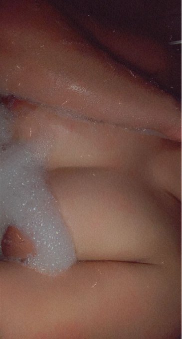 Bubble bath 🧼 https://t.co/xFTxIXWUNX<a href="/tag/onlyfans"class="tags"><span>#onlyfans</span></a>