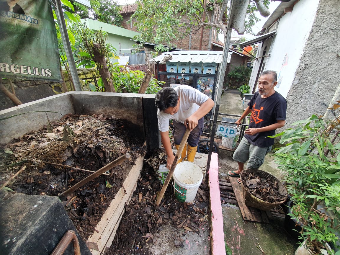KEL CIHAURGEULIS KEC CIBEUNYING KALER KOTA BANDUNG tweet media