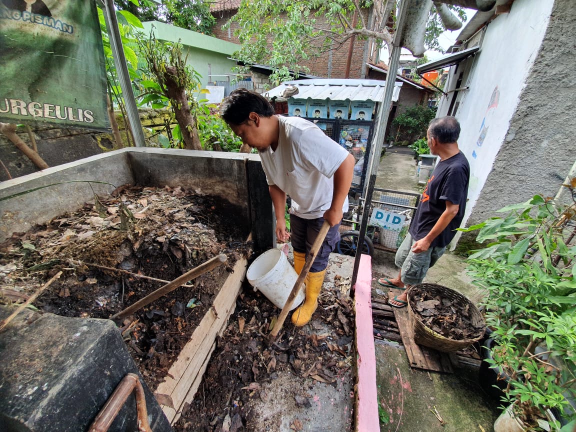 KEL CIHAURGEULIS KEC CIBEUNYING KALER KOTA BANDUNG tweet media