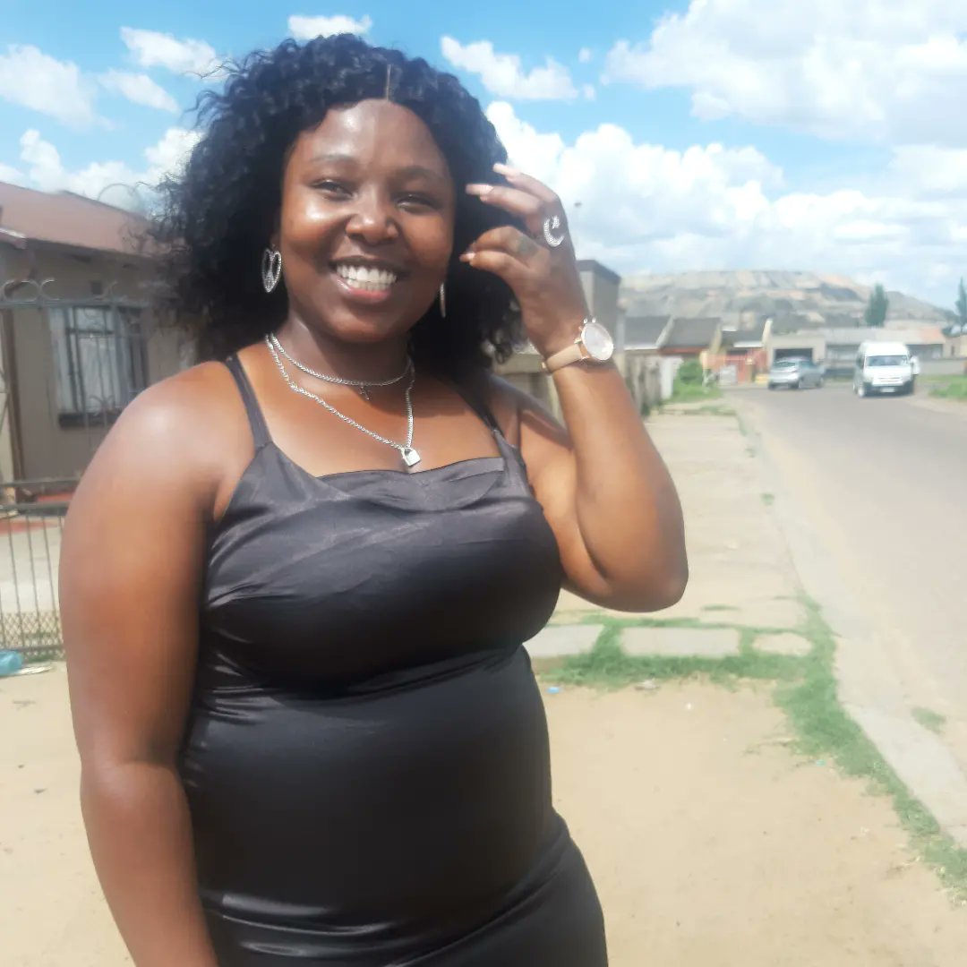 BuhleBePrincess's tweet photo. Happiest birthday to myself📍🎁🎂🎉 To many more years, blessings success, laughter...🥂#NewProfilePic https://t.co/tfDcOCzfRC