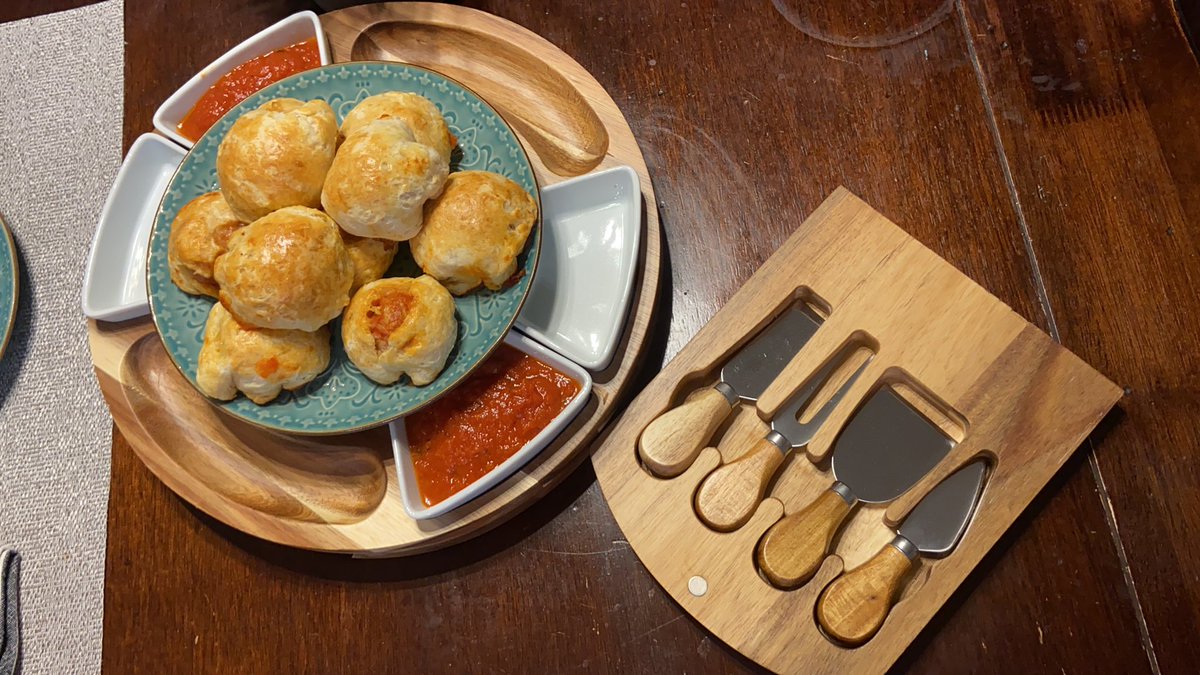 KummerSarah's tweet photo. Thanks @FoodNetwork and @thepioneerwoman !  Meatball sandwich bites! https://t.co/cXHyoZr3hM