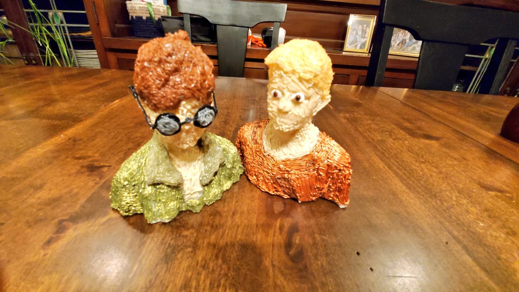 dotsciguy's tweet photo. Finished product: Piggy and Ralph. #3dscanning #3Dprinting #3dprinterpen https://t.co/R9oAYr0IdP