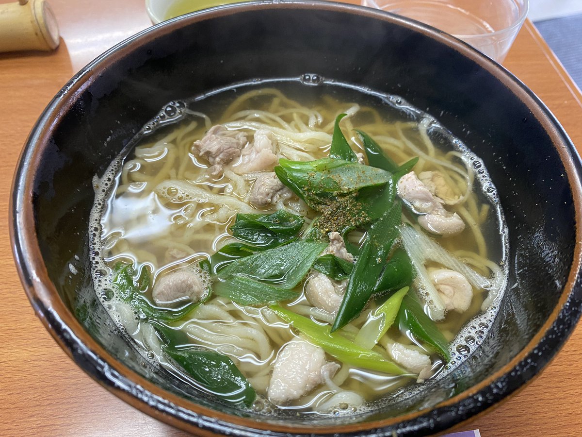 実家のそば屋で鴨南蛮ー
  うまい 