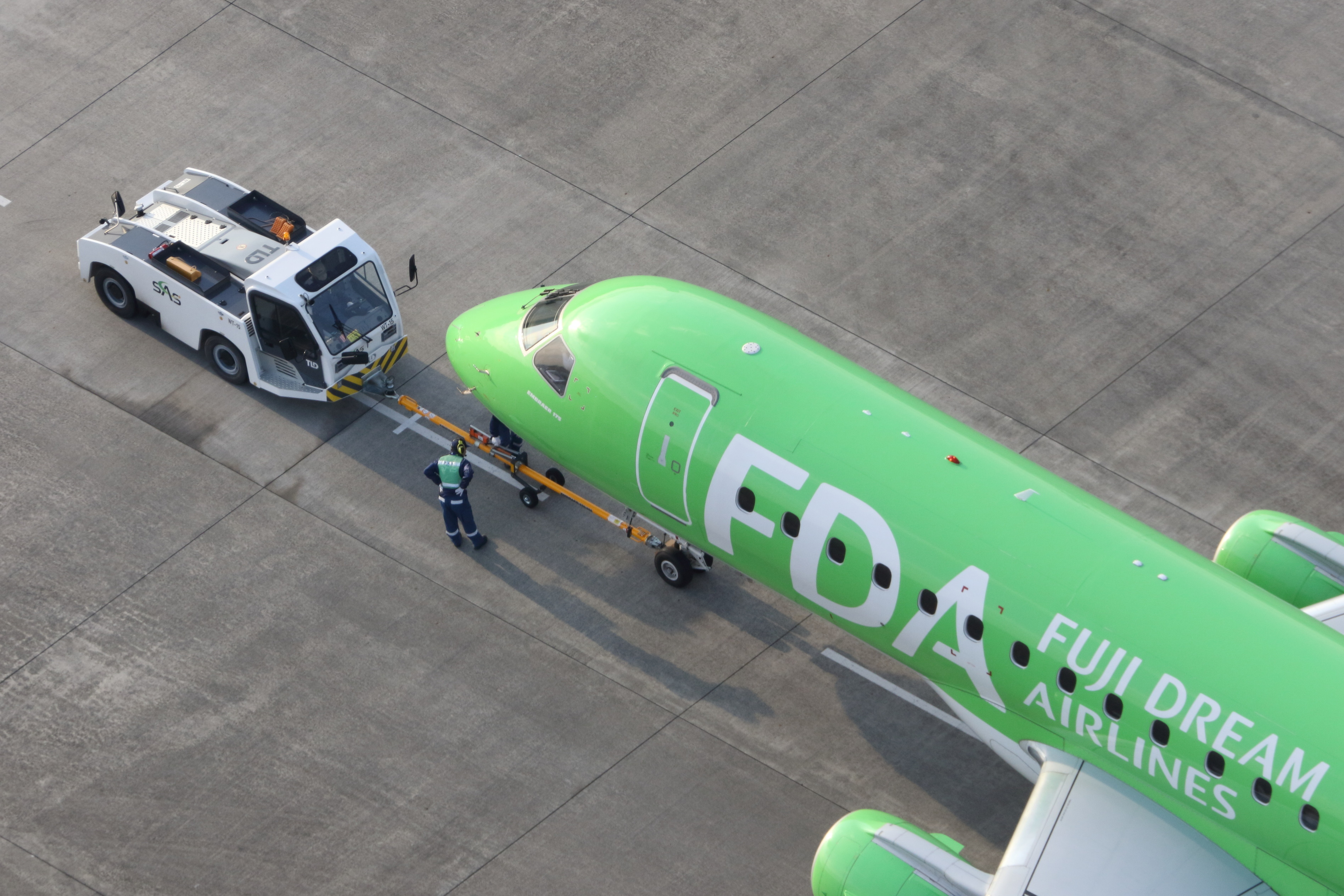 フジドリームエアラインズ 公式 Fuji Dream Airlines Fda Hokkaido Love プレゼント キャンペーン 今回のコラボ先は 北海道 新千歳空港で人気のおみやげセットを10名様にプレゼント 応募方法 1 Fda Fujidream Hokkaidolove Tw を