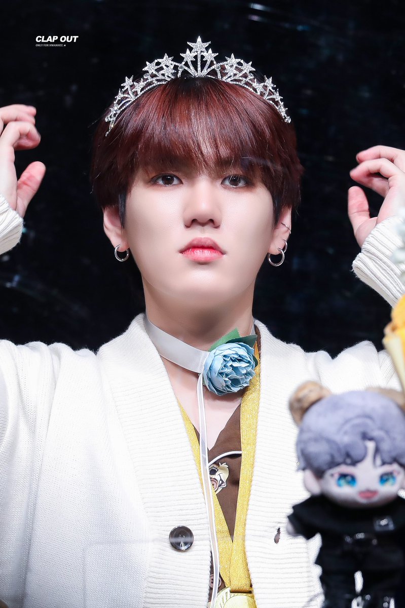 ClapOut_980506's tweet photo. 220219 HQ #업텐션 #환희 #UP10TION #HWANHEE 👑 https://t.co/dpIrj42mnS