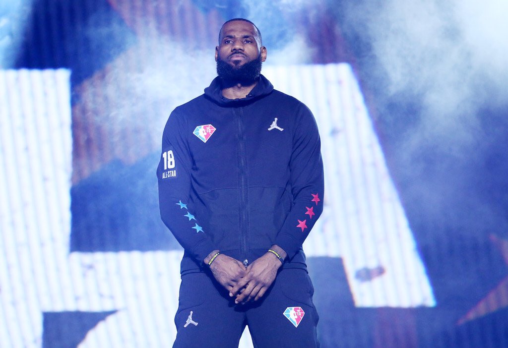 clevelanddotcom's tweet photo. The King is home. Photos: John Kuntz and Joshua Gunter https://t.co/AAwlfSCSR9