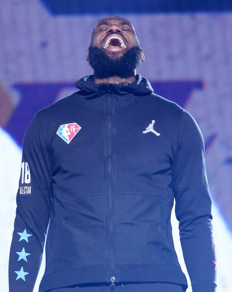 clevelanddotcom's tweet photo. The King is home. Photos: John Kuntz and Joshua Gunter https://t.co/AAwlfSCSR9