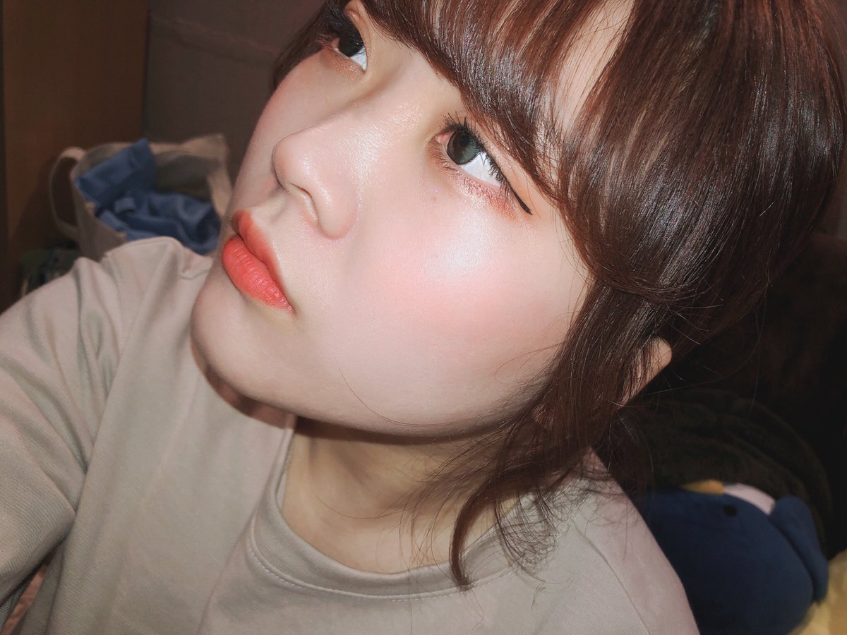 tyobo_can's tweet photo. 肌綺麗に見えるよねって話だよね。
このアカウントいつぶりやねーん。 https://t.co/cwAXwg8Qga