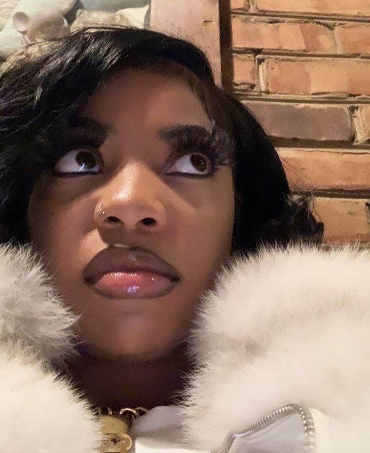 _Mo_2000's tweet image. Not Rue’s momma roasting her while eating ice cream😶 #Euphoria