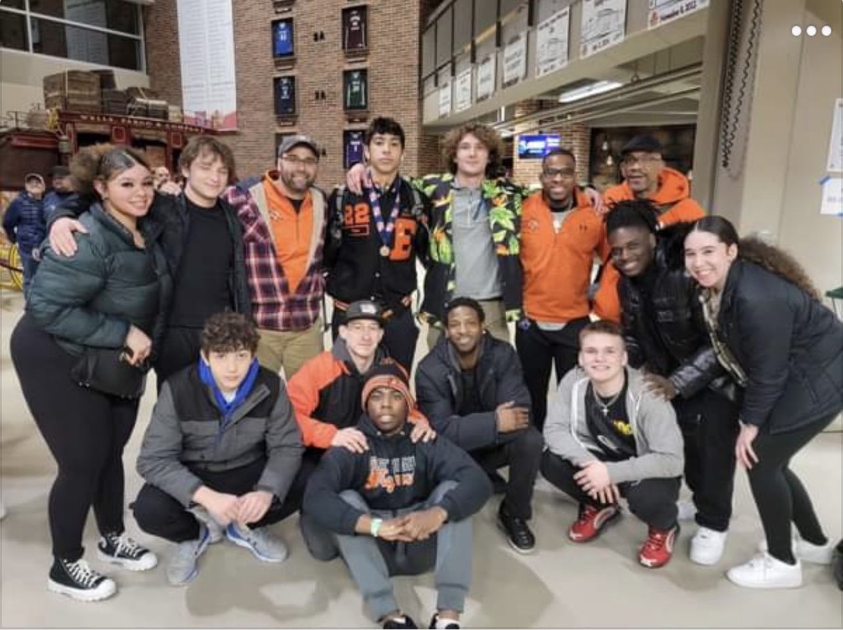 timmoses68's tweet photo. Trojan Nation: Congratulations to Eli Sallis 170 lbs. 8th place finish at the IHSAA 2022 State Wrestling Meet…🧡🖤 https://t.co/1eCeeNJoAq