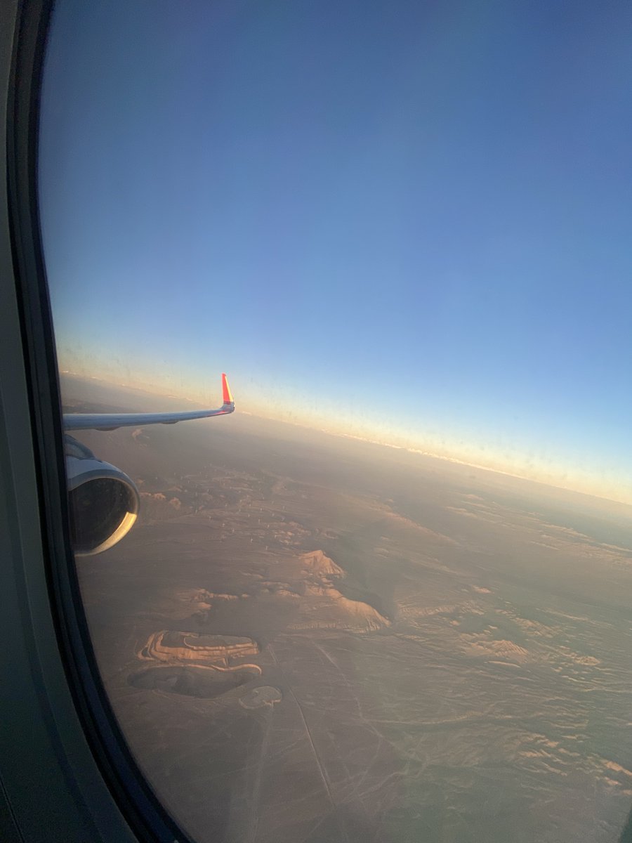 juanpablo_nsz's tweet image. Hello hello 🤖
Day 11 of #100DaysOfCode. It was a very busy day today, however I was able to read some pages of #EloquentJavaScript in the plane that I had to took to return to my house, so I’m here to tell you that I’m still commited to the challenge. 🥳🥳🥳