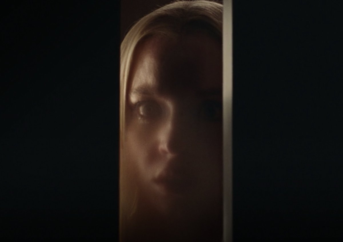 astrocaramel's tweet photo. I think Cassies mom is right she needs an exorcism this was the scariest shit ever #euphoria https://t.co/R3PsLf1MWQ