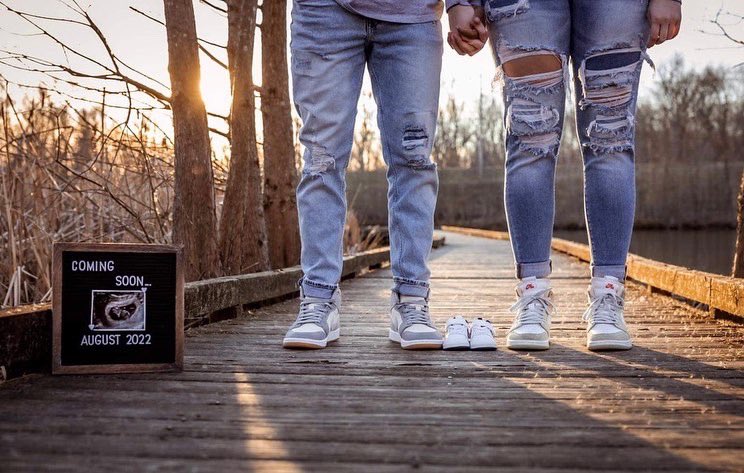 libby_heim7's tweet photo. some things in life don’t go as planned but I am so beyond happy to meet our lil nugget and start a family. august can’t come soon enough♥️ #babycanto2022 https://t.co/LJxfi2CcER