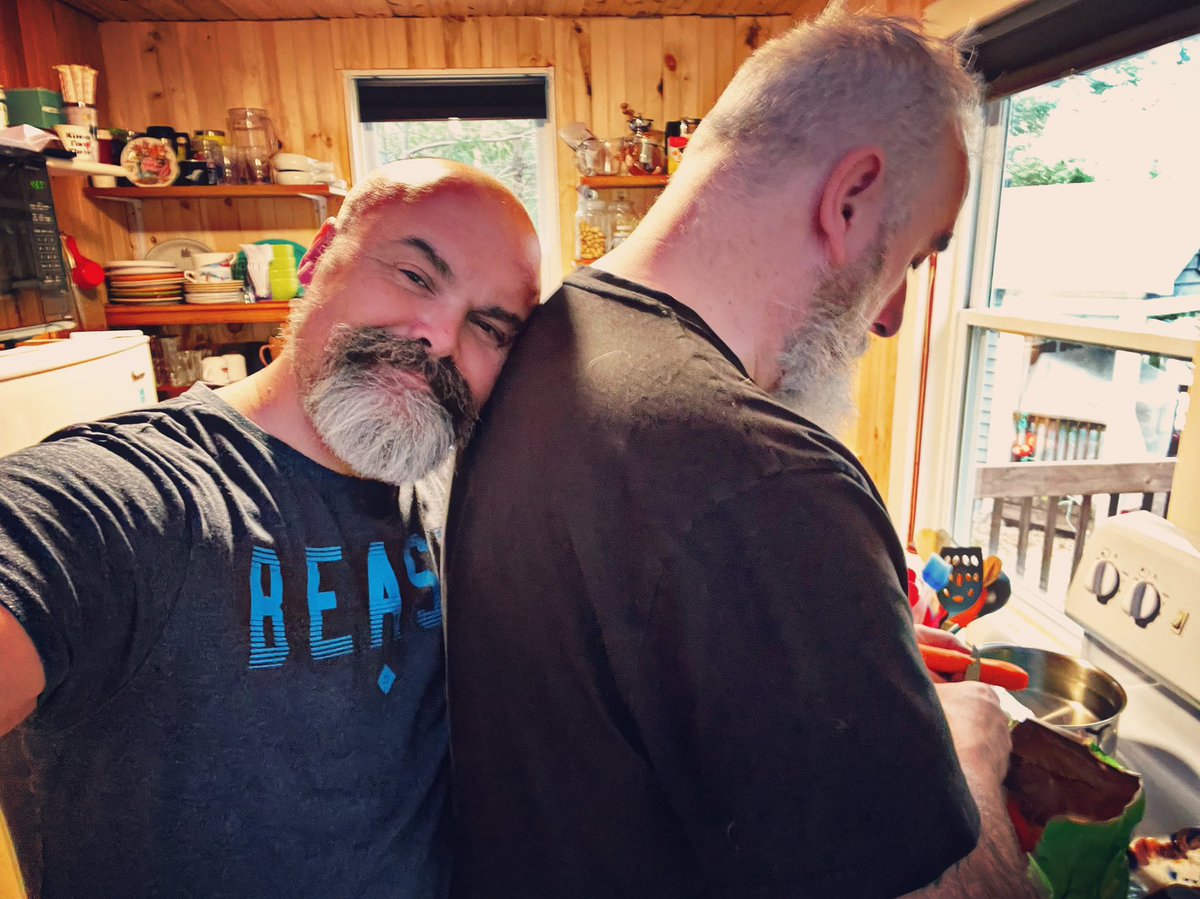 DrDanielSeguin's tweet photo. Peeling carrots and potatoes is very deserving of big hugs. Also, Iโm shorter than I think. #cottageweekend https://t.co/DZ6iEiM77t