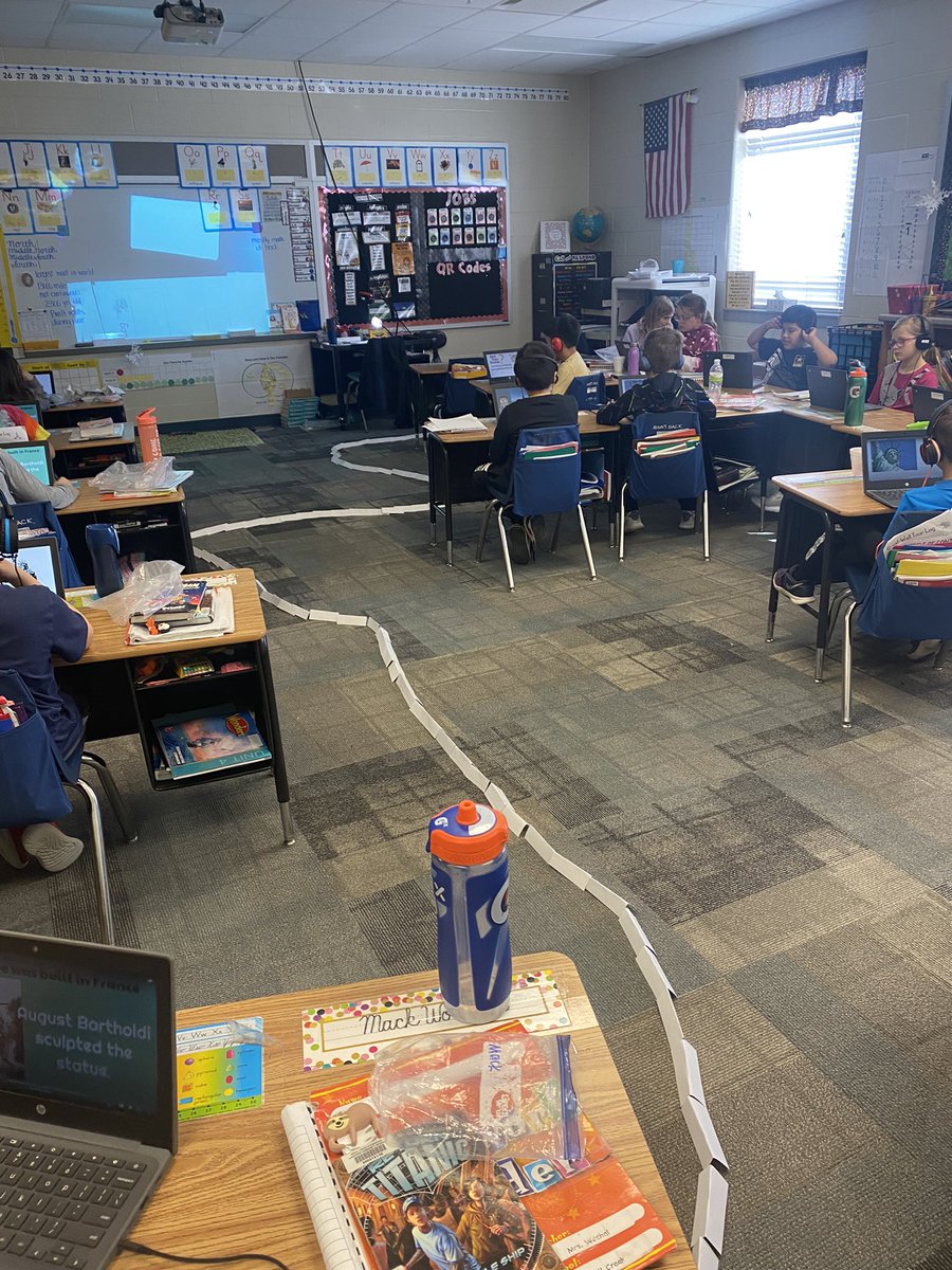 AprilWachal2's tweet photo. Second graders learned about the Great Wall of China and we made our own “Great Wall.” They named it the Great Wall of Shell Creek! #lakeviewvikes @ShellCreekVikes https://t.co/fhvUoNxhhU