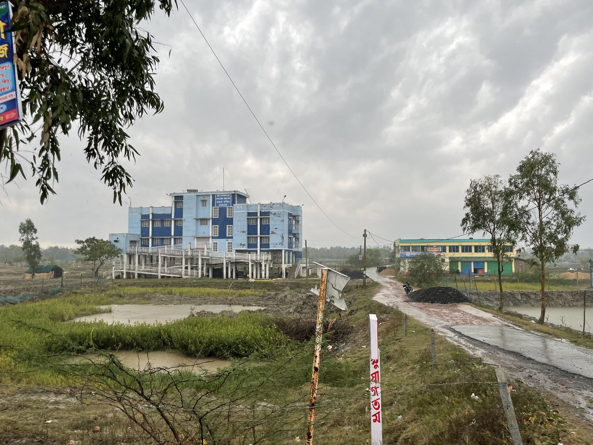bahardutt's tweet photo. Infrastructure created on the #coast for communities to take shelter when #cyclones &amp; #storms hit are a lifeline .. the irony of being a #climatejournalist is taking refuge in it when the rains disrupted our filming 🙄. #ClimateCrisis #ClimateReport #ipcc https://t.co/G66ay8HKHh