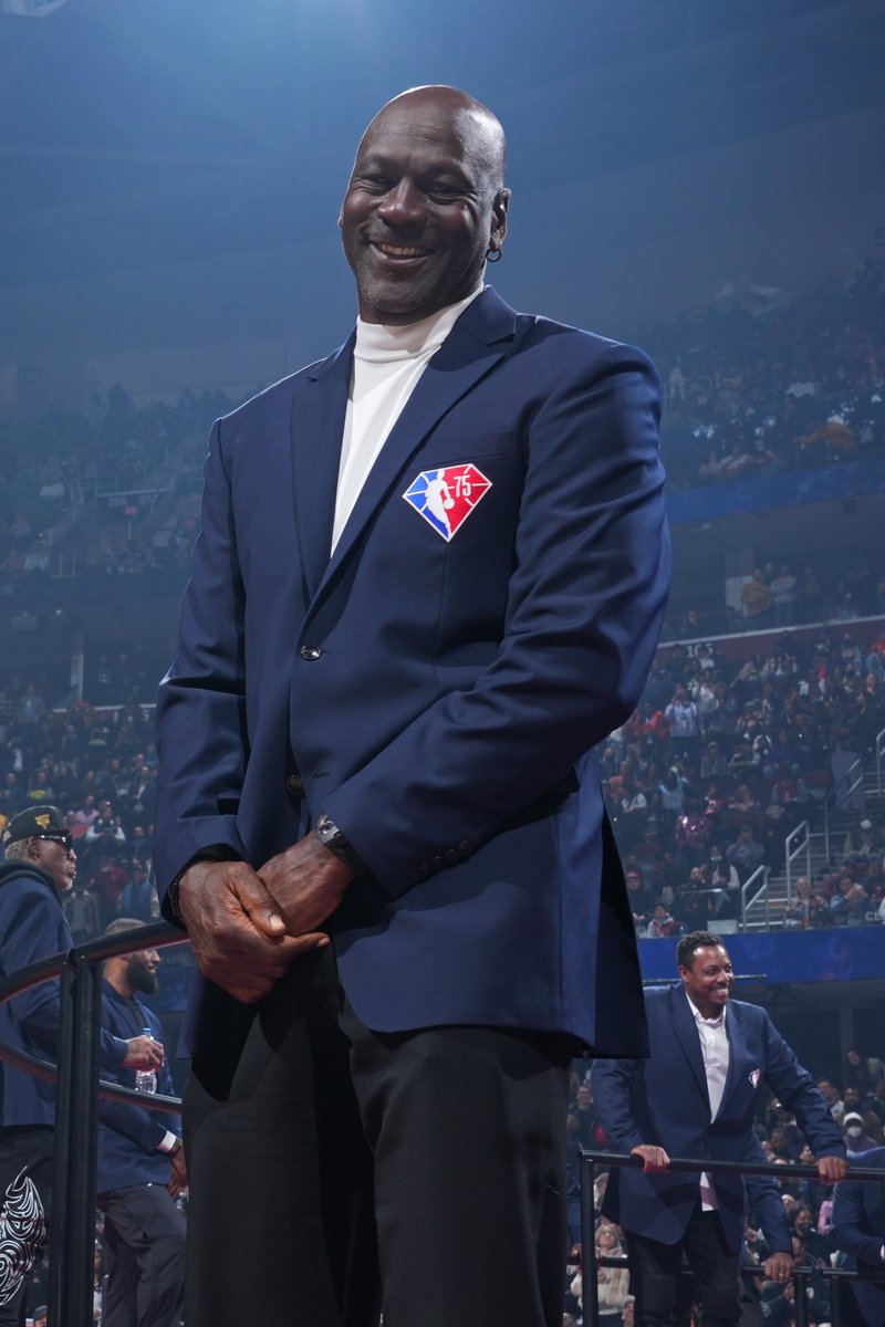 NBALatam's tweet photo. Y ahora un poema 🥰

Michael Jordan

#NBA75 | #NBAAllStar https://t.co/N4WrtPxqx9