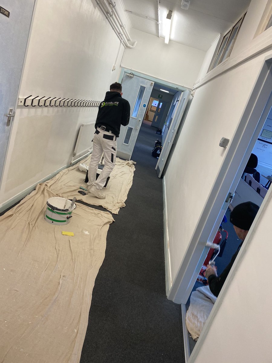 DavidSammels's tweet photo. Monday am

Teams are in and construction will now begin @school_mwp 

TY @helenjMCA @kezzakallen for making today a good day. A forest &amp; outside learning space @YGSLandscapes for community &amp; new paint for pupils 2enjoy as they return. @DBaldieLAT will be smiling.TY for the prep https://t.co/NdJdfISyJR