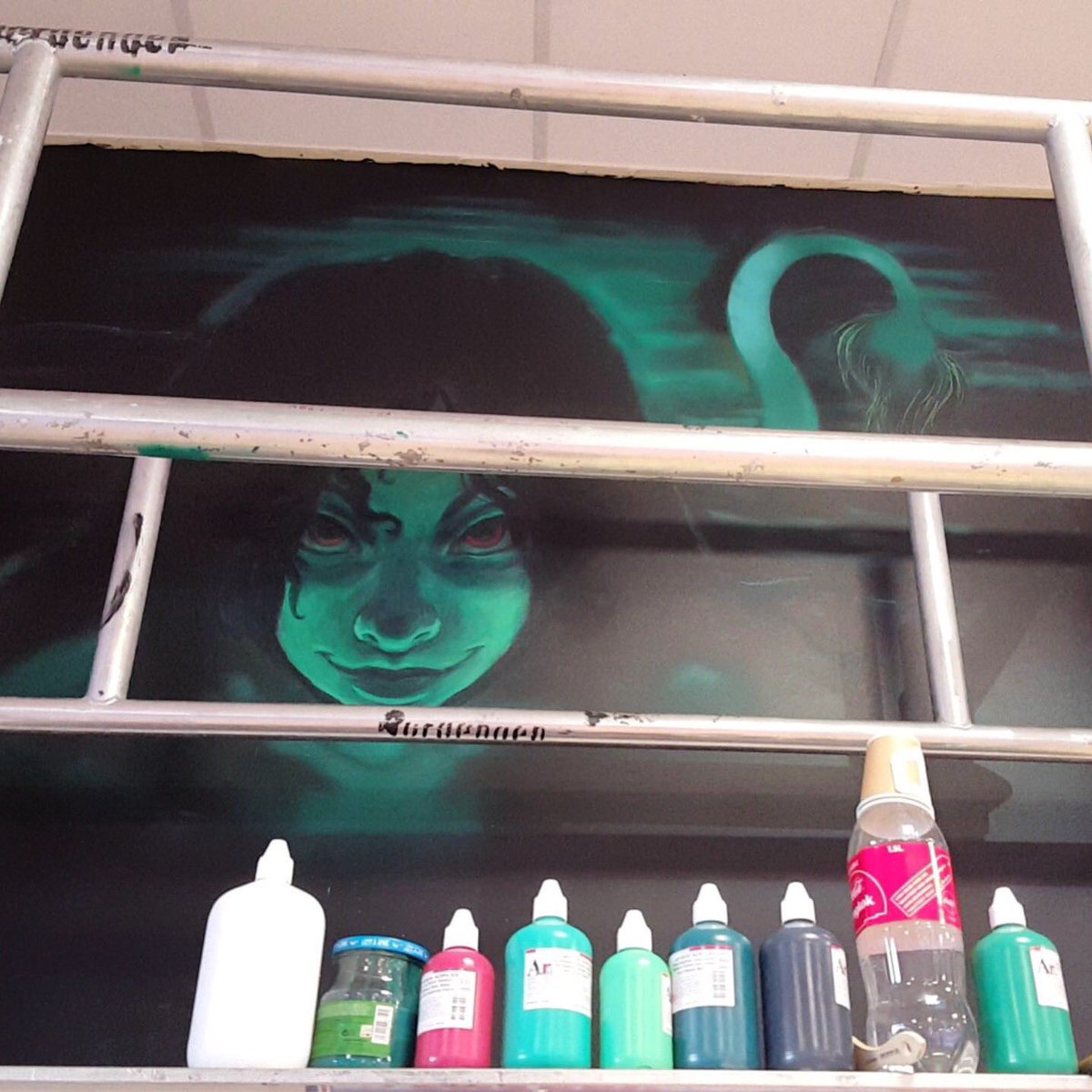 ozoozou's tweet photo. Throwback to the summer I was hired to do a spooky mural. Good times ✨ https://t.co/GfMiO5DDuQ