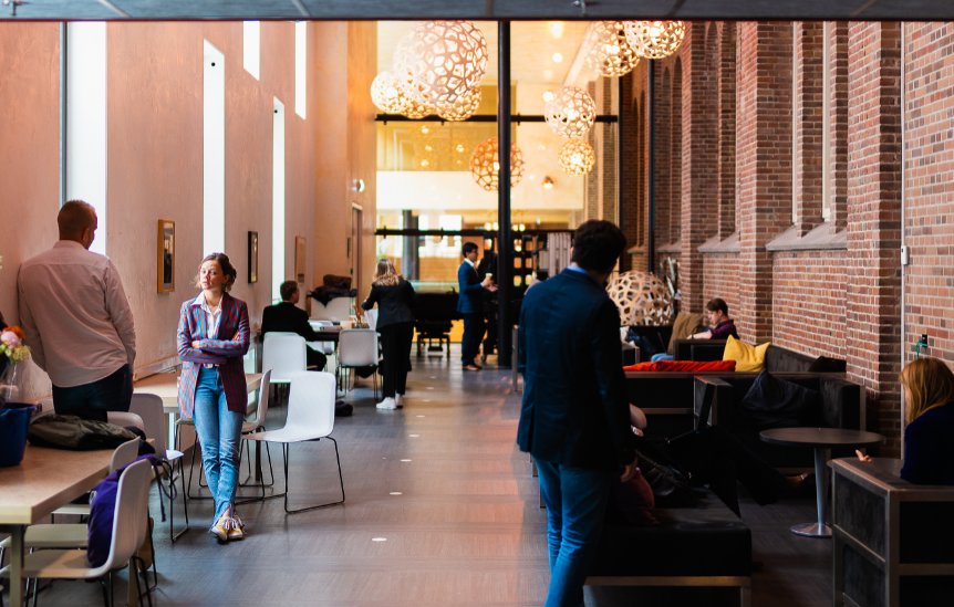 Present your Startup tweet media