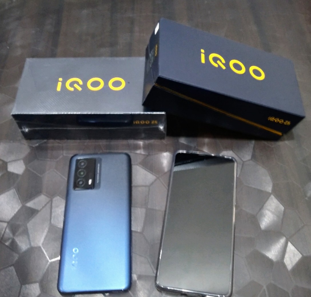 viishal_chauhan's tweet photo. Good day โ๏ธ
Thank you team @IqooInd for sending me these awesome SmartPhones.
Just in love with iQOO Z5. โค๏ธ
#iQOO #iQOOZ5
#Z5FullyLoaded https://t.co/SDuW4tyi45