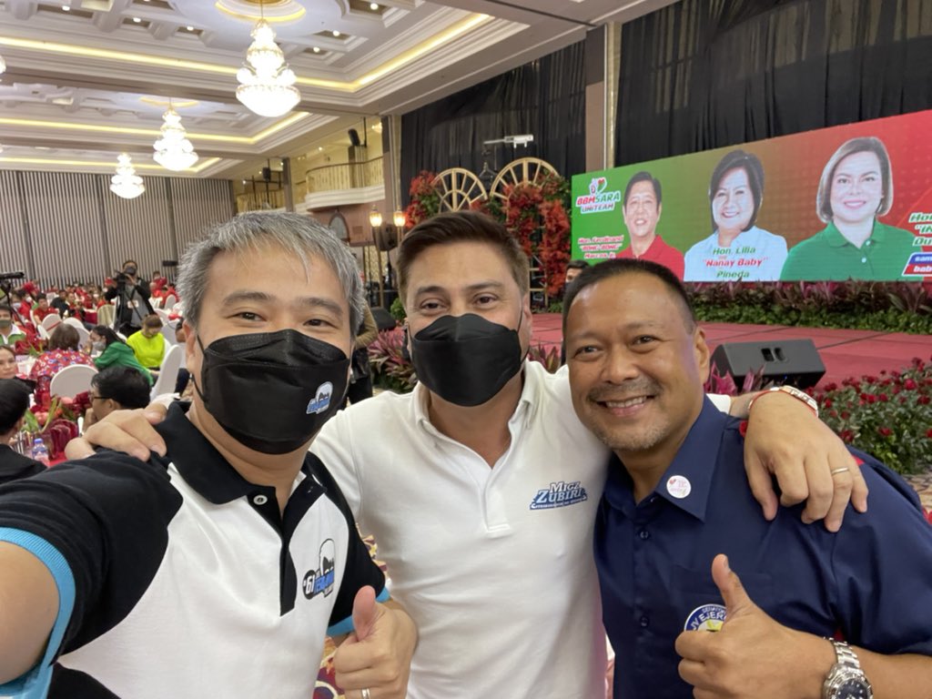 senatorjoelv's tweet photo. Seatmates in Pampanga 🙏 Great to see you Brod @migzzubiri and Brod @jvejercito 🇵🇭 God bless us all! #TaraTrabahoTayo #TrabahoAngTrabaho #61TESDAMAN https://t.co/YPlg2rMGvu
