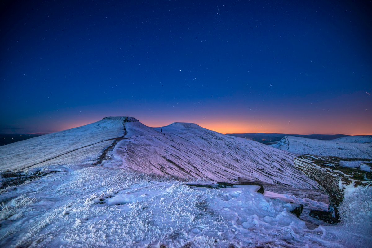 VisitWalesTrade's tweet photo. #Didyouknow Wales is the country with the highest percentage of land with protected dark skies status in the world? ✨ Celebrate #DarkSkiesWales with us this week and be sure to add one of our #DarkSkyDiscoverySites to your clients' future itineraries.

👉https://t.co/7VQNaRYyuD https://t.co/58uV8Jke44