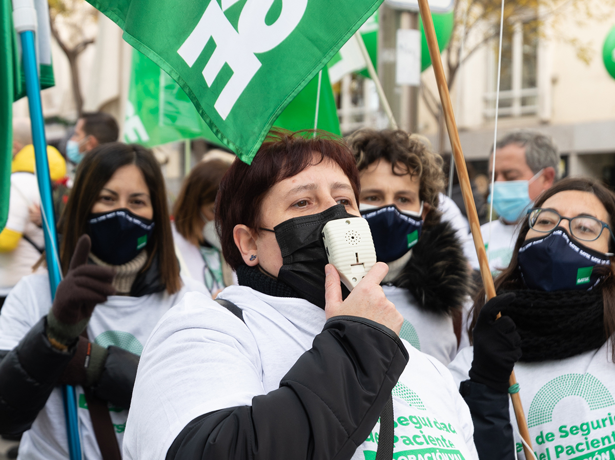 ¡ES MOMENTO DE HECHOS! ¡BASTA DE DEMAGOGIA! 

Con déficit de profesionales y medios en los hospitales de #SanidadPublica NO podemos cuidar con calidad y seguridad.

¡Únete! El 22 de febrero (10.30 h) en los hospitales públicos de capitales de provincia

#ExigimosSoluciones