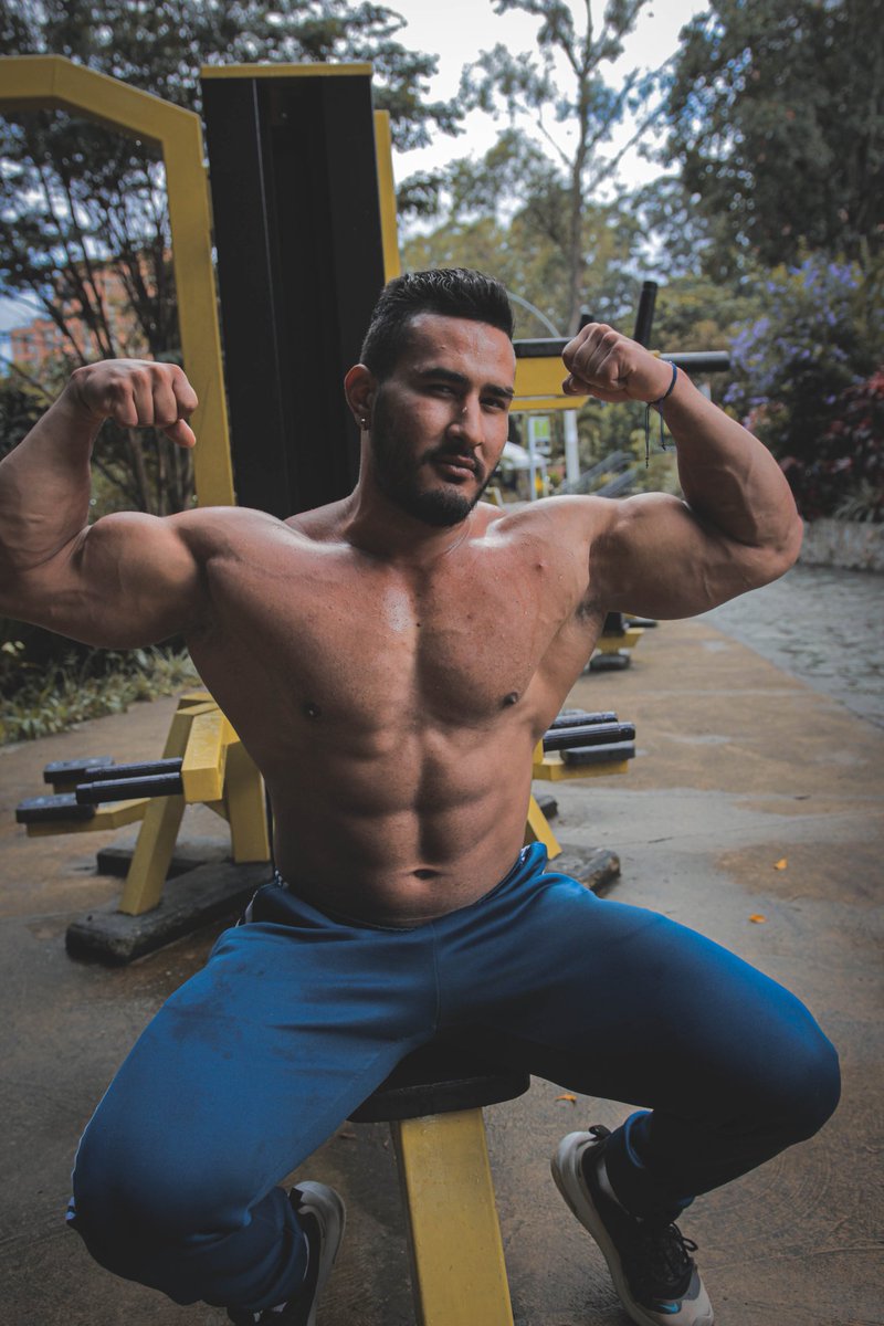 jhoncurt_x's tweet photo. Come and train with me 💦💦 no forget suscrybe to mi onlyfans : https://t.co/C2XWrv4Yad and así for mi Skype shows: jhoncurtx
#big #train #biceps #man #strong #bodybuilder #cum #sexy #playass #shows. https://t.co/RjkVfwlqVC