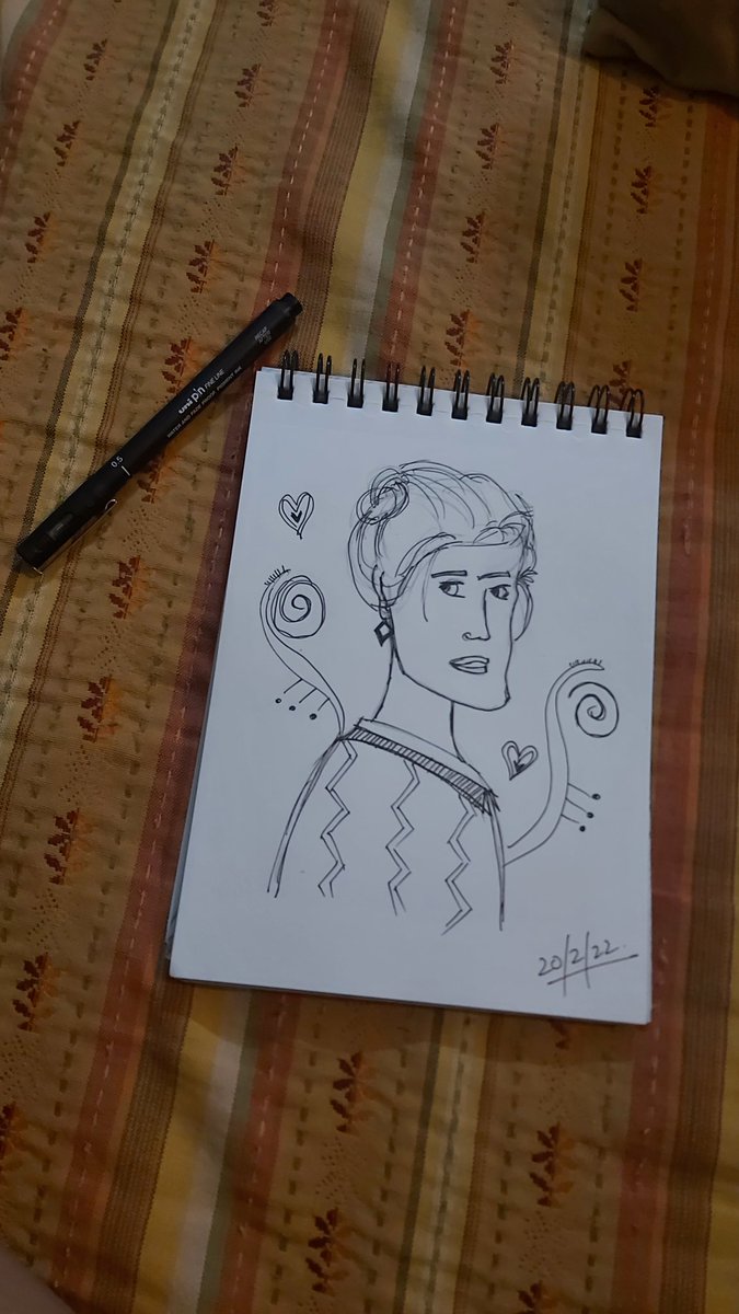 BoseDevangana's tweet photo. Sorry about the jawline. Nevermind, atleast I tried a portrait after ages. #drawingpractice #Sundaysketch https://t.co/CkAJkqH8ps