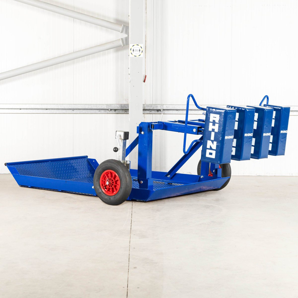 Rhino_Sport's tweet photo. 💥 The Rhino POWA Rugby Scrum Sled.

Built with detachable vertical pads &amp; controlled by heavy-duty bungees that move independently to absorb the hit.

Check it out via https://t.co/la9eahunPf

#ScrumWeek #HomeoftheScrum https://t.co/R6slSsxcc8