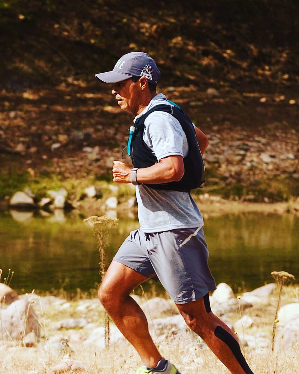 CodigoQro's tweet photo. 🇲🇽📸 #ProyectoPinole A sus 54 años, el atleta mexicano @GermanSilvaMEX consiguió la hazaña de recorrer más de 5 mil kilómetros en 100 días (desde Baja California hasta Quintana Roo), a lo largo de 19 estados, por las venas de México ---> https://t.co/HZNUeTYscB 🏃‍♂️📷 https://t.co/egr4zujKfd