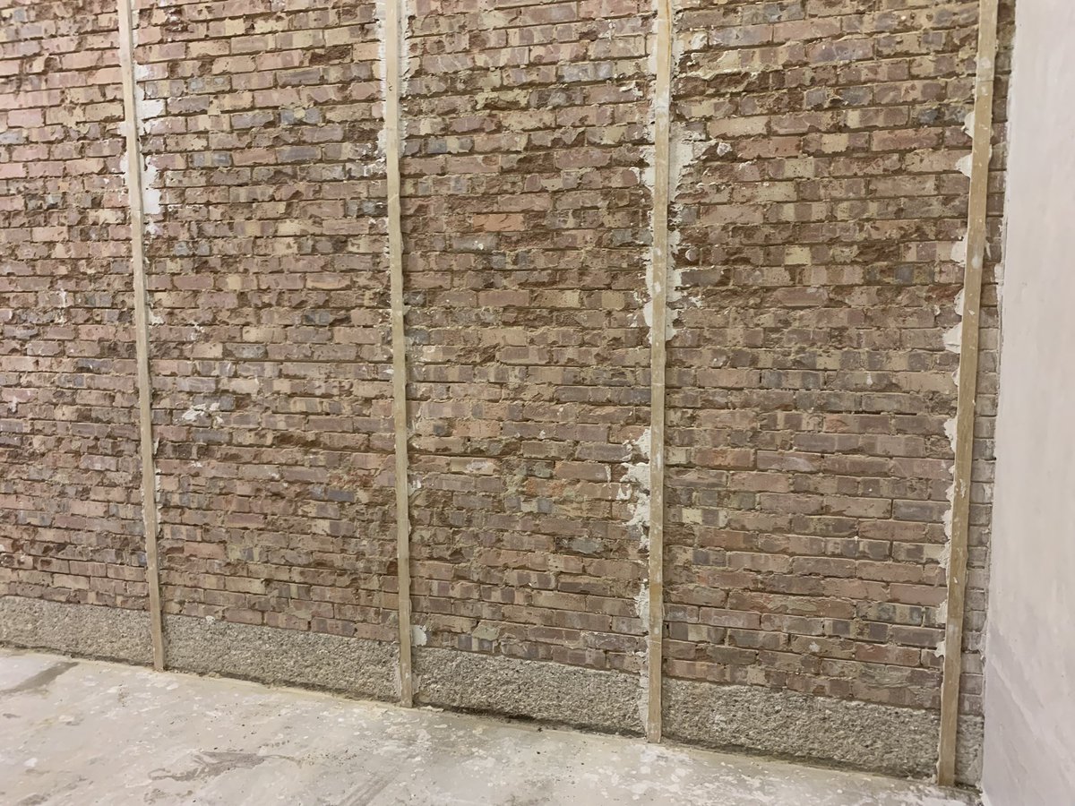 accleisuremain's tweet photo. New fives court walls install in Horsham https://t.co/28YXFljra9