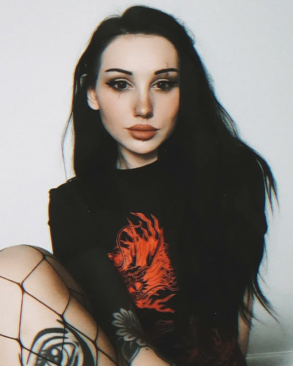 Nikkshae's tweet photo. 🖤♥️🖤 https://t.co/uIAxIC7rkl