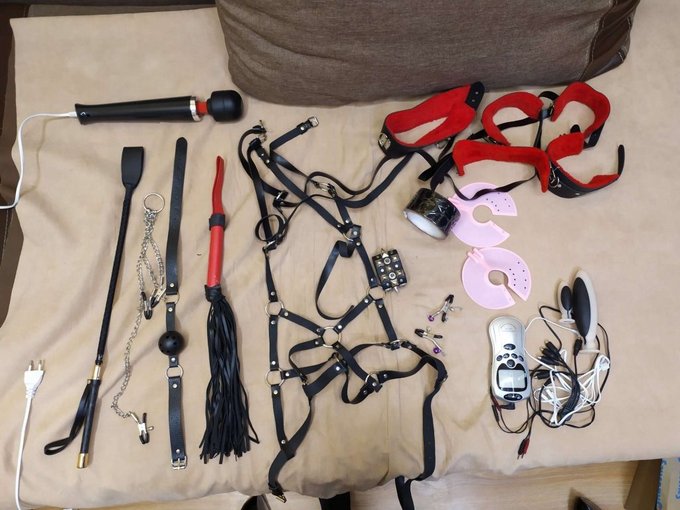 online right now on skyprivate https://t.co/hc6ttoE3CP https://t.co/eSpLfzWta7