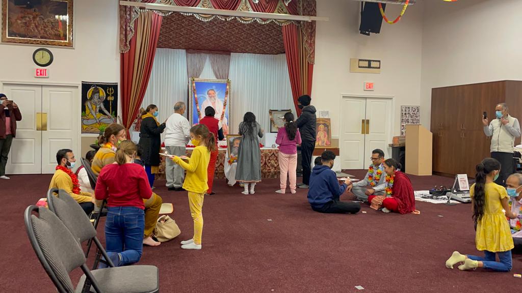 Ashram Canada (@ashramcanada) on Twitter photo Brampton Ashram celibrated parents worshipday 2022 <a href="/asharamjibapu_/">Sant Shri Asharamji Bapu</a> @Asharamjiashrm #GLIMPSES_ParentsWorshipDay Brampton Ashram celibrated parents worshipday 2022 <a href="/asharamjibapu_/">Sant Shri Asharamji Bapu</a> @Asharamjiashrm #GLIMPSES_ParentsWorshipDay